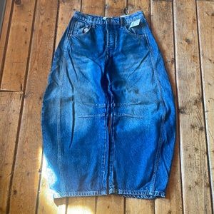 We The Free Mid Rise Barrel rambler jeans NWT